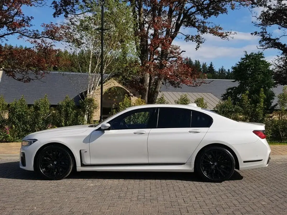 2022-bmw-7-series-30td-740d-m-sport-big-3