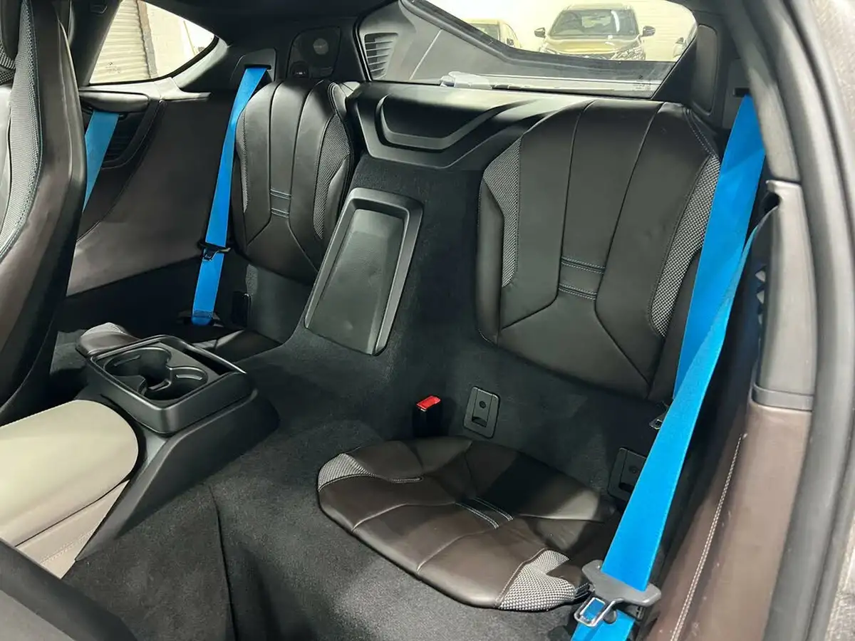 2017-bmw-i8-15-big-78