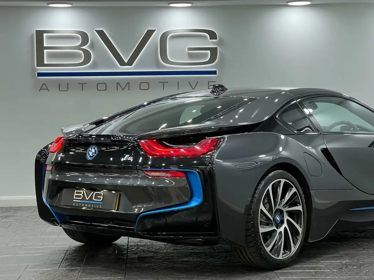 2017-bmw-i8-15-big-26