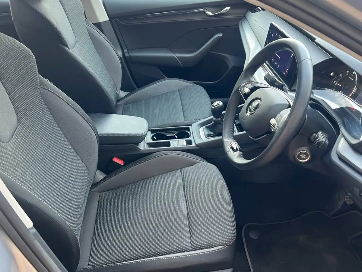 2023-skoda-octavia-15-tsi-se-hatchback-big-23