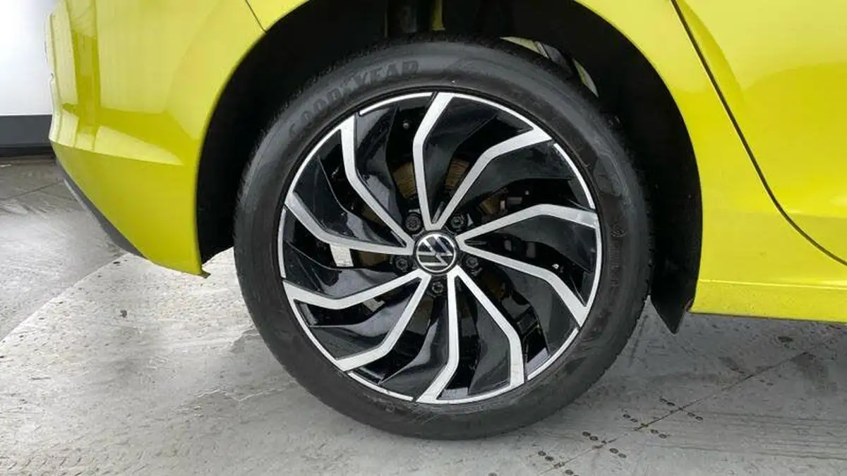 2020-volkswagen-golf-15-tsi-style-150ps-hatchback-big-25