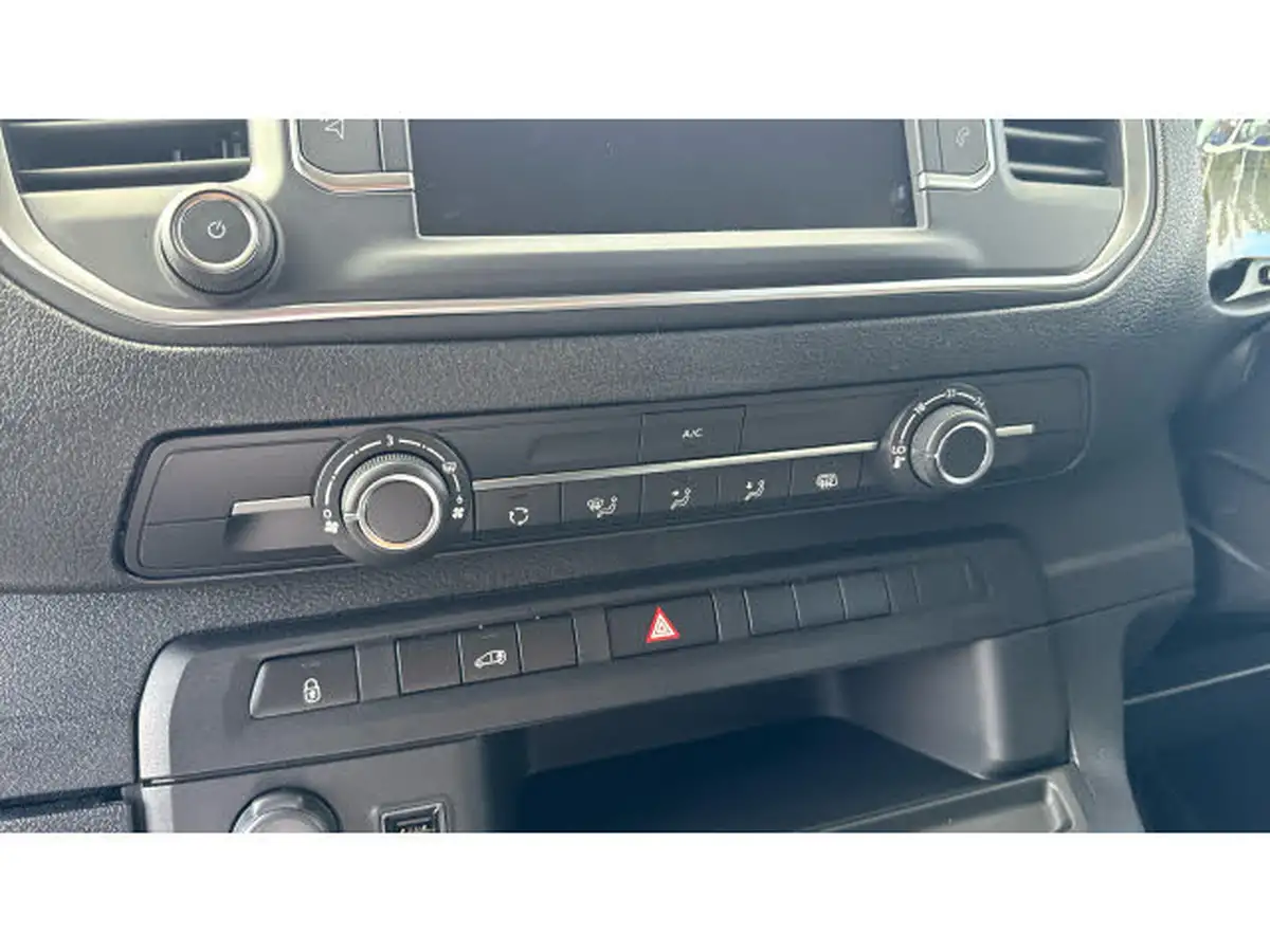 2024-toyota-proace-city-e-icon-l2-big-23