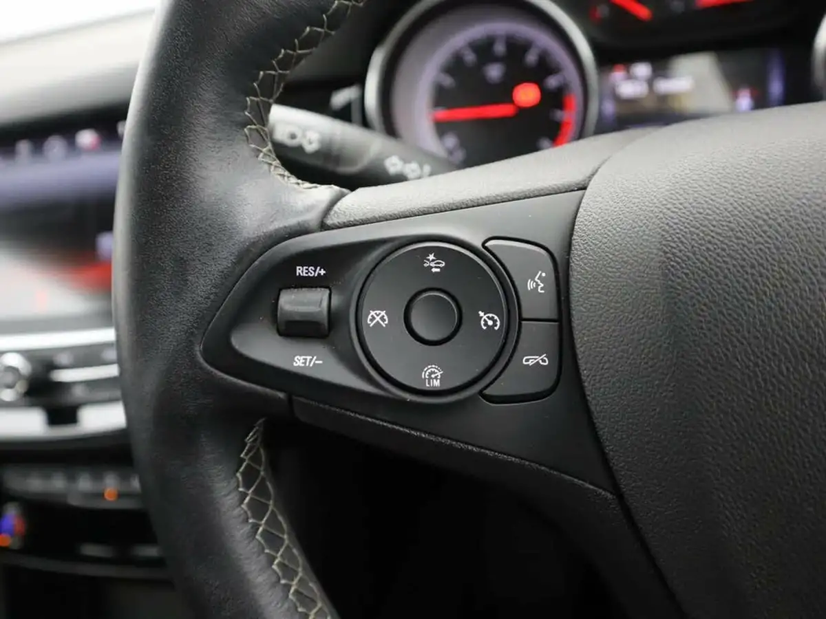 2018-vauxhall-astra-16i-turbo-sri-vx-line-nav-blueinjection-big-29