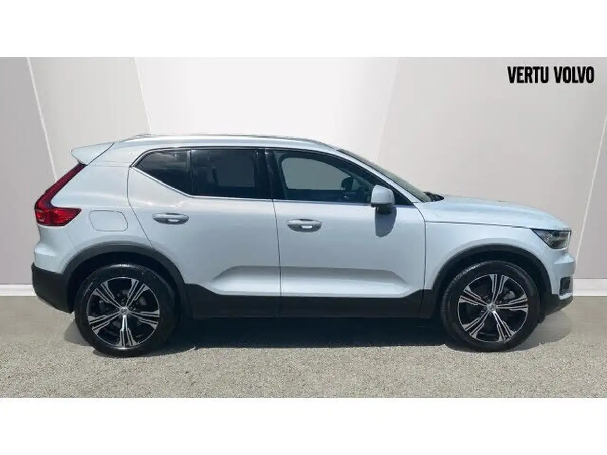 2022-volvo-xc40-15-t5-inscription-pro-big-2