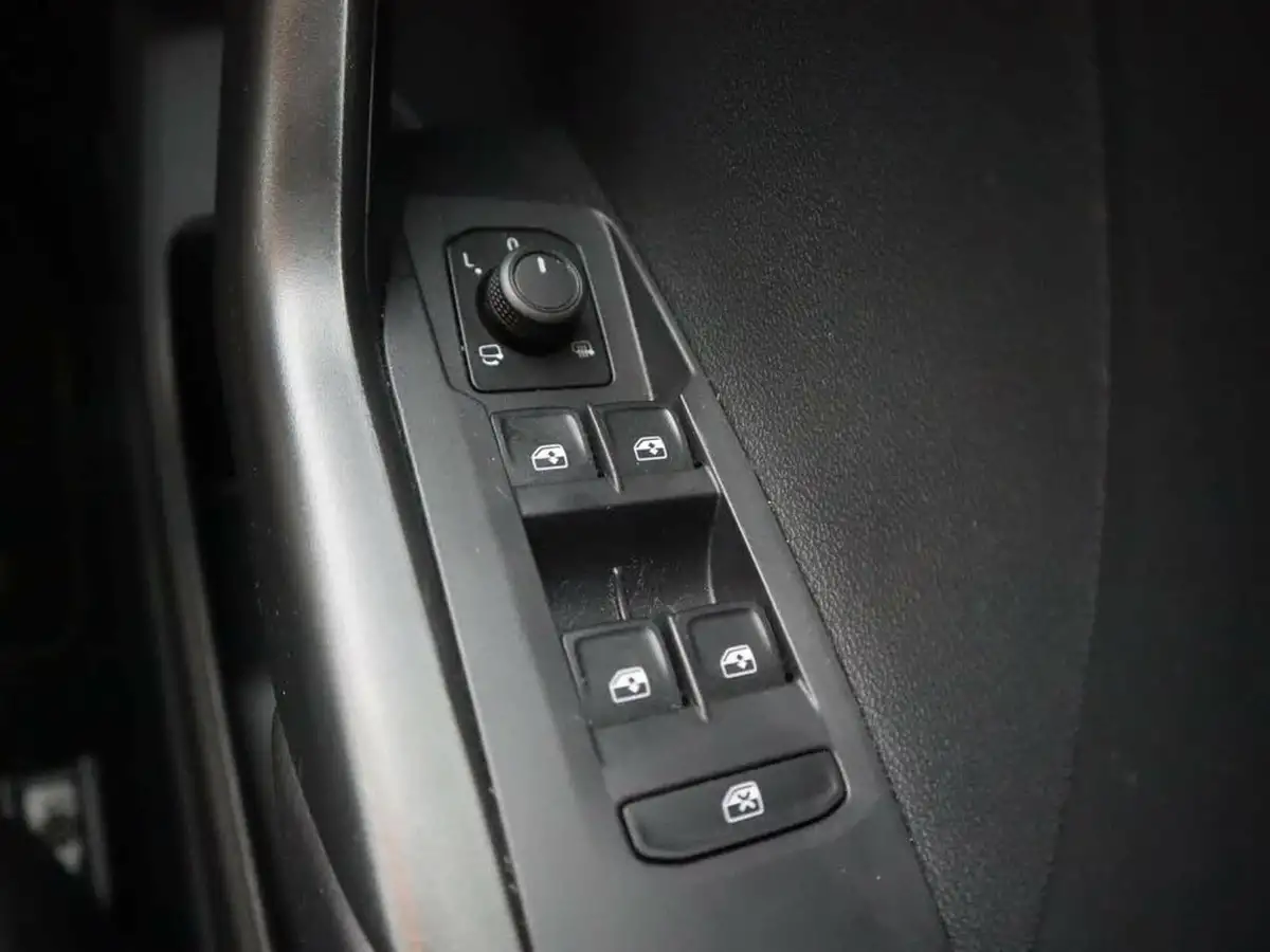 2023-volkswagen-t-cross-10-tsi-black-edition-110ps-big-32