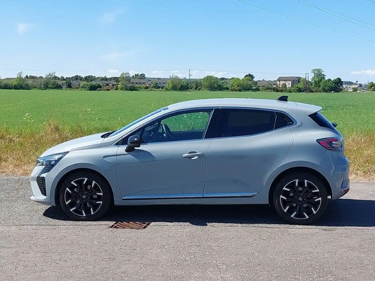 2024-renault-clio-16-techno-big-3