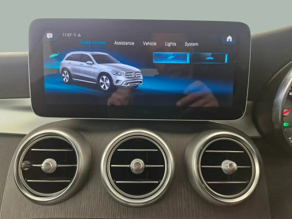 2020-mercedes-benz-glc-class-20d-glc220d-amg-line-station-wagon-5d-4matic-plus-big-37