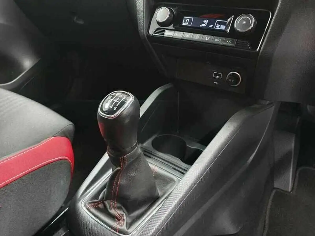 2020-skoda-fabia-10-tsi-monte-carlo-109ps-estate-big-16