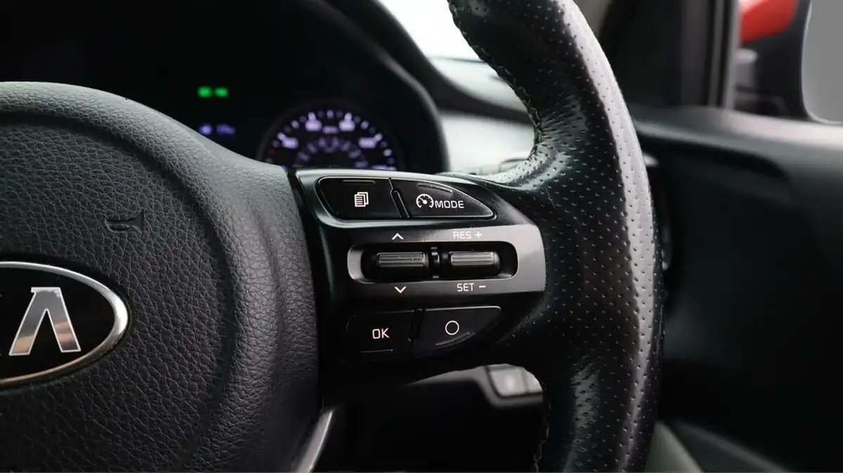 2018-kia-stonic-10-t-gdi-first-edition-big-26