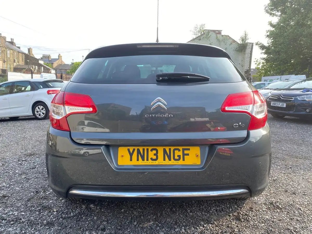 2013-citroen-c4-16-vtr-big-5