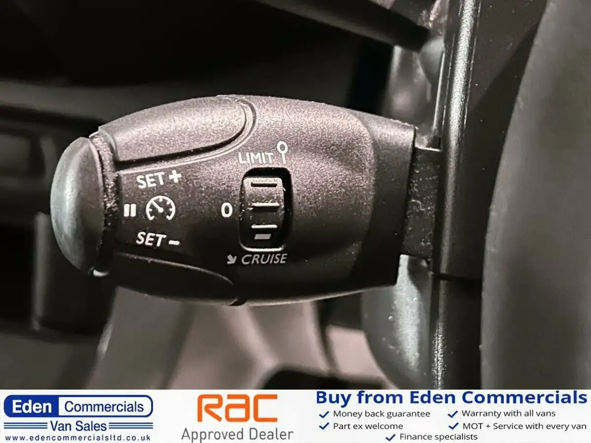 2019-peugeot-expert-20-bluehdi-professional-standard-1400-20bluehdi-eu6-crew-big-23