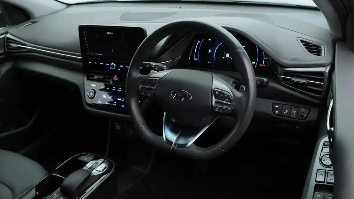2021-hyundai-ioniq-e-premium-electric-100kw-big-9