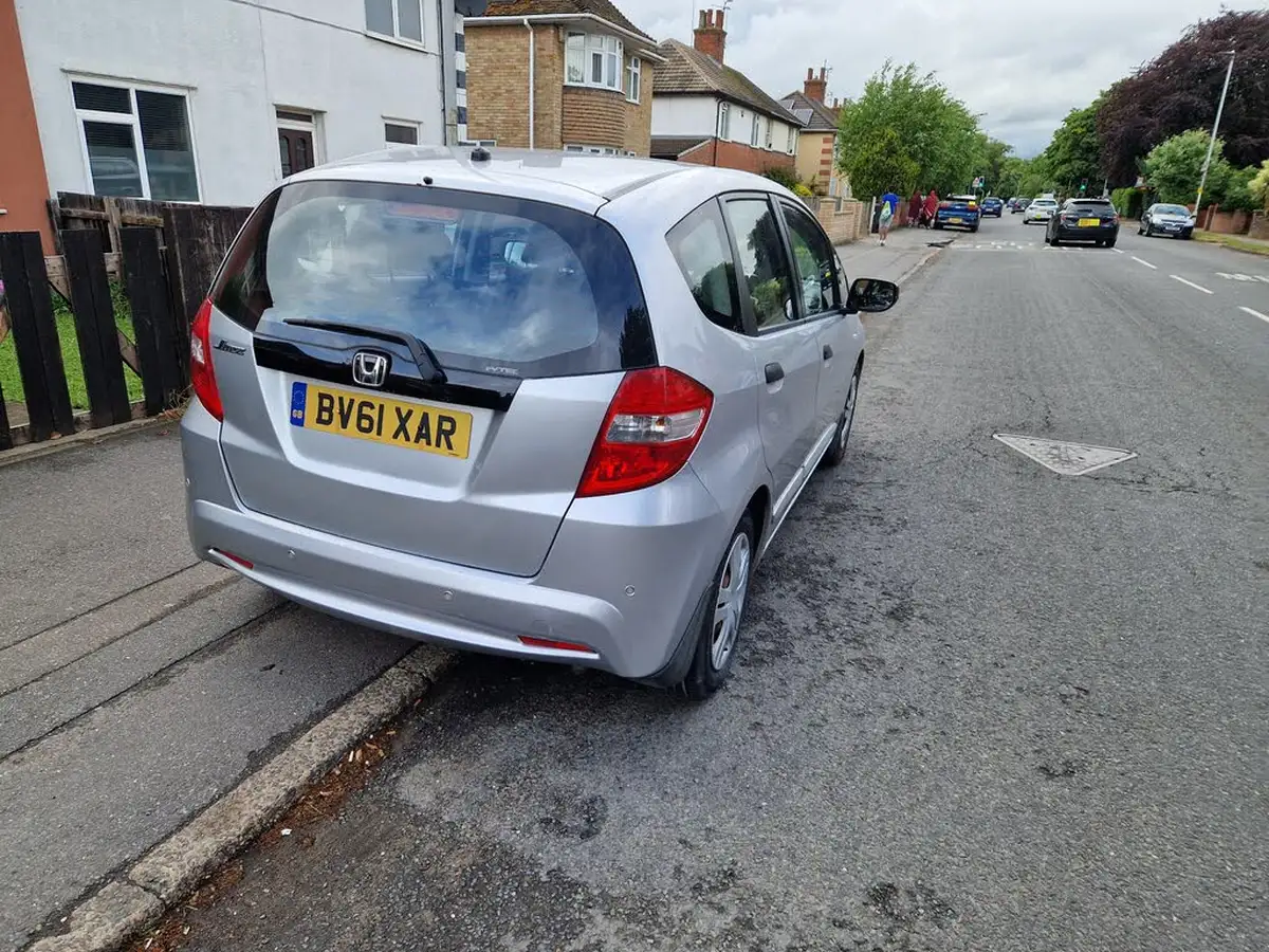 2011-honda-jazz-12-vsa-hatchback-big-6