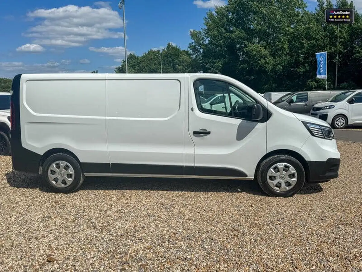2022-renault-trafic-20dci-ll30-150-business-big-4