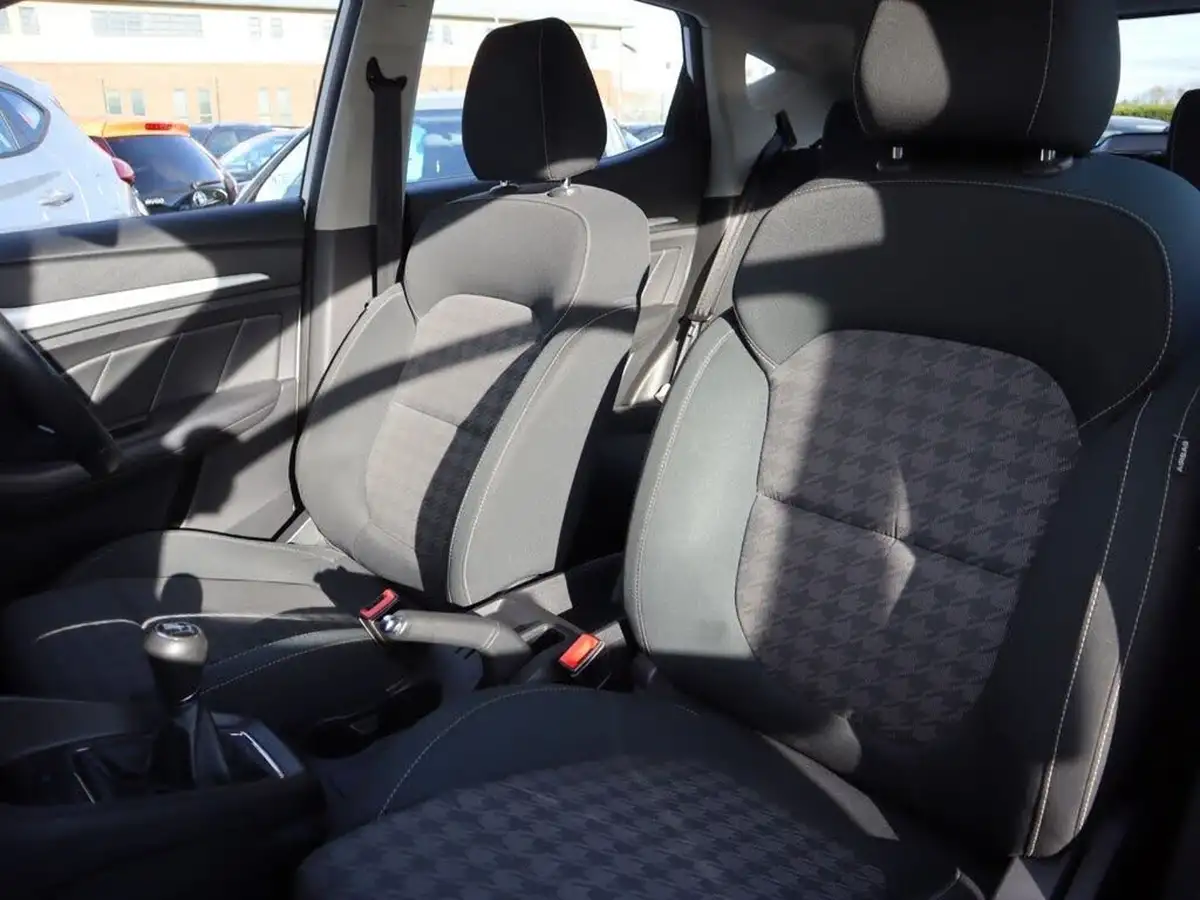 2019-mg-zs-suv-15-vti-tech-excite-106ps-big-40