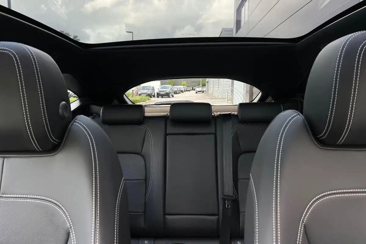 2024-jaguar-e-pace-20-d200-r-dynamic-se-black-big-32