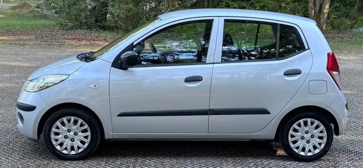 2010-hyundai-i10-12-classic-big-5