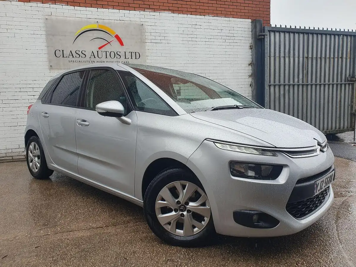 2016-citroen-c4-picasso-16bluehdi-vtr-120ps-eat6-big-0