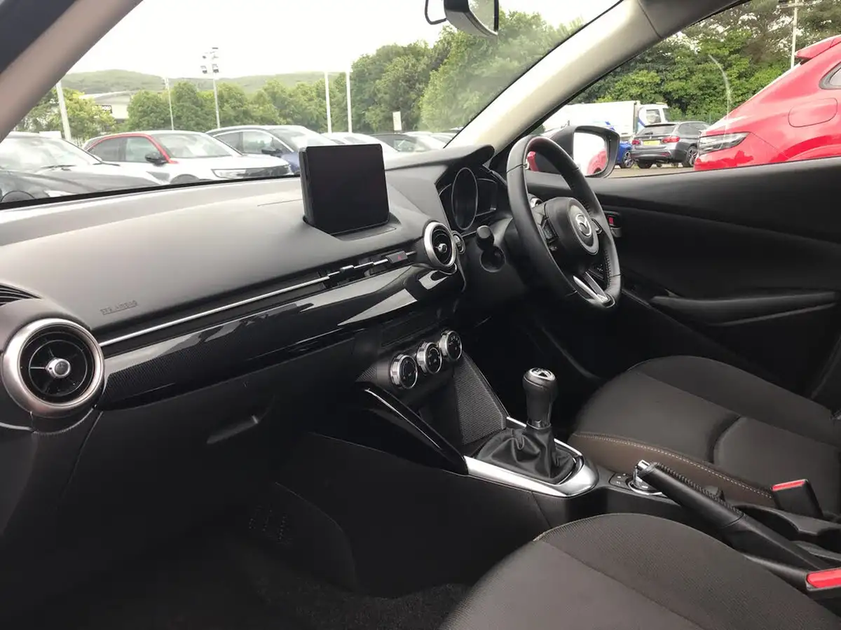 2023-mazda-mazda2-15-skyactiv-g-se-l-big-4