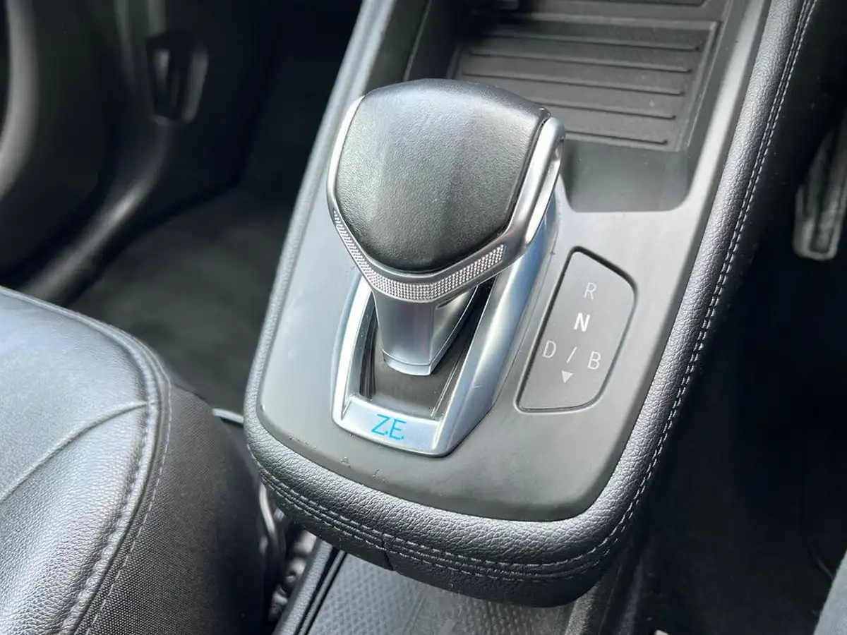 2021-renault-zoe-e-i-iconic-110ps-r110ze50-big-35