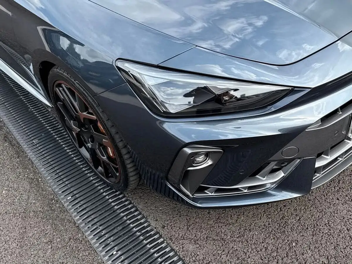 2024-cupra-leon-nf-20-tsi-vz3-300ps-hatchback-big-16