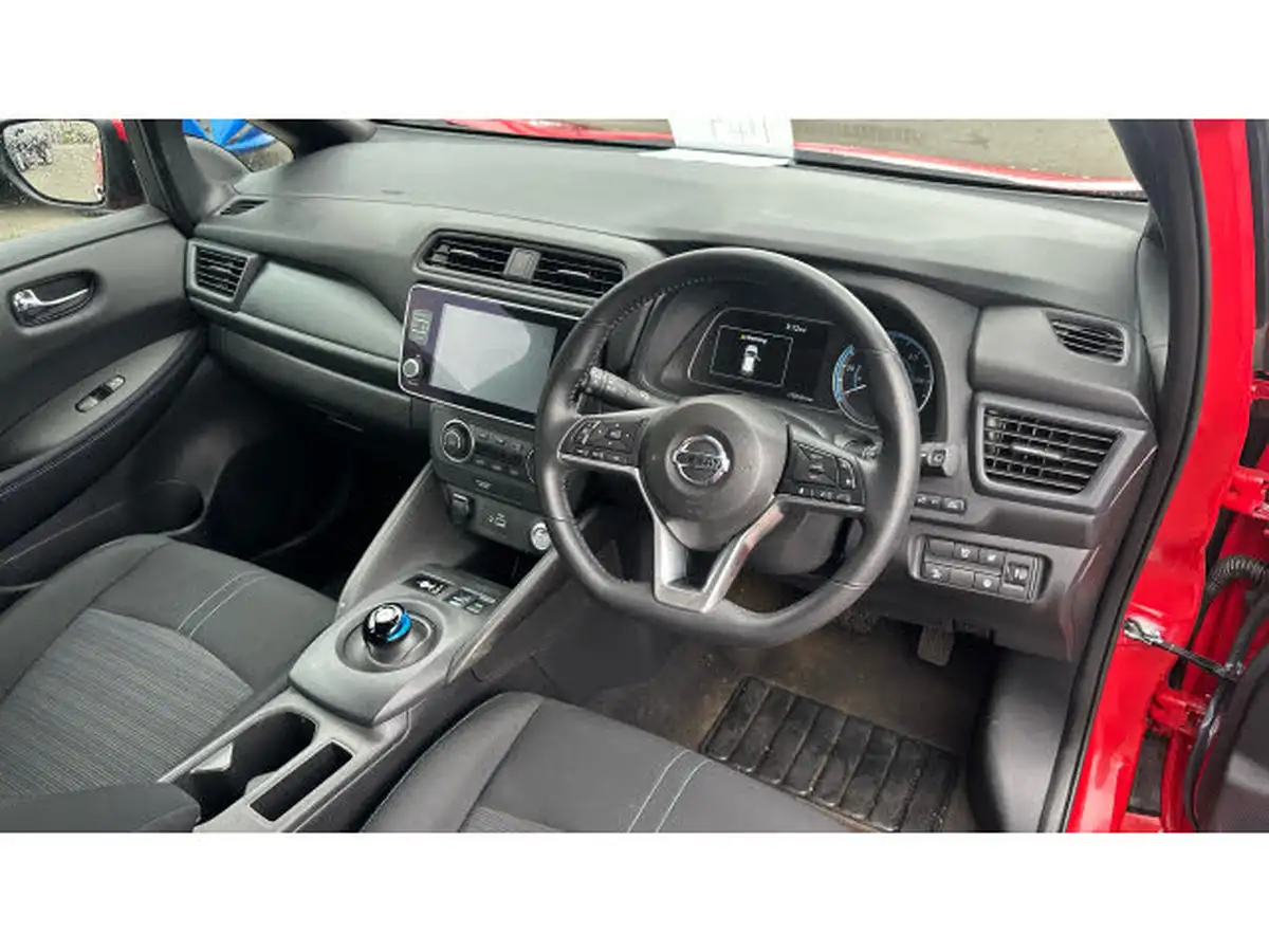 2021-nissan-leaf-e-acenta-big-10
