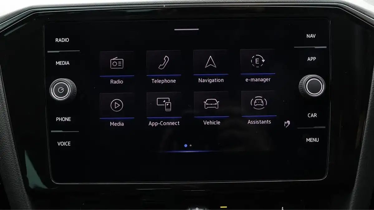 2021-volkswagen-passat-14-tsi-gte-estate-5d-big-11