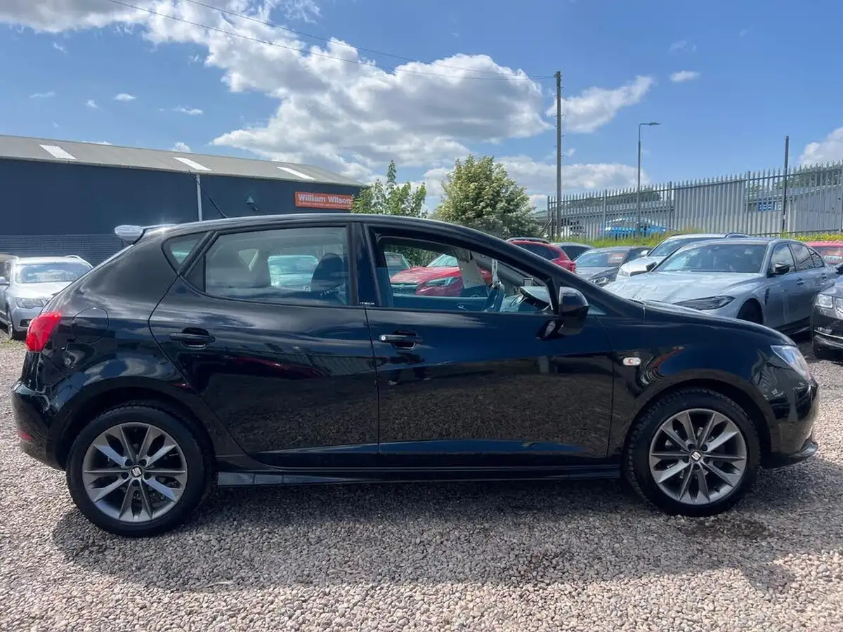 2015-seat-ibiza-12-i-tech-hatchback-5d-big-4