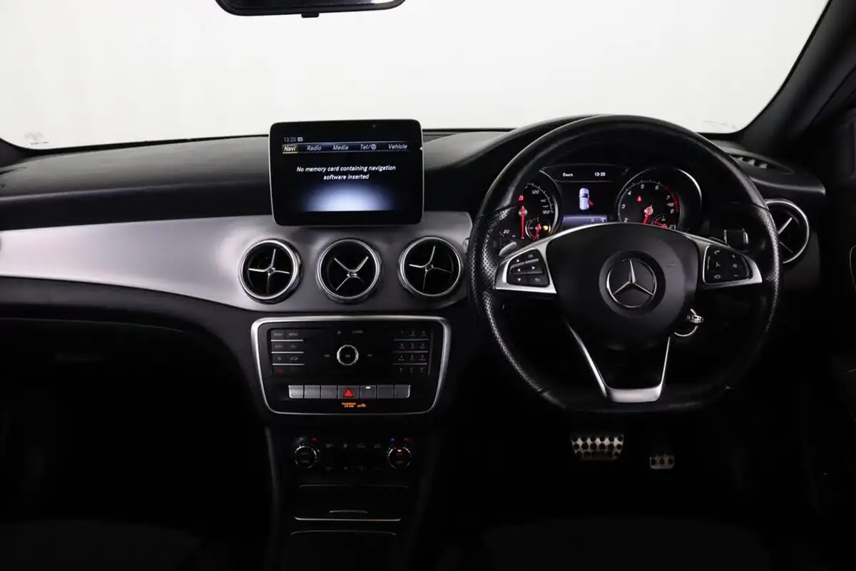 2018-mercedes-benz-gla-class-16-gla-200-amg-line-156ps-7g-dct-big-14