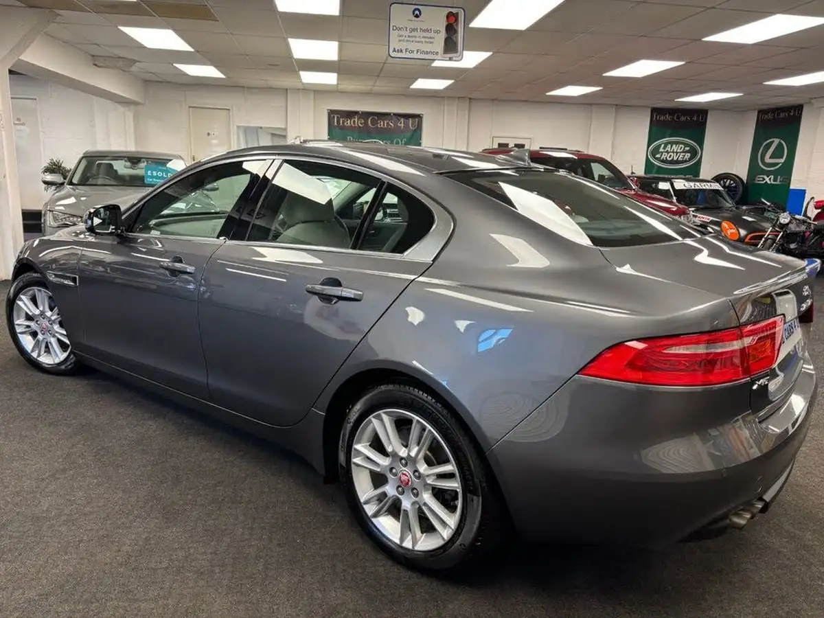 2016-jaguar-xe-20d-prestige-180ps-auto-big-1