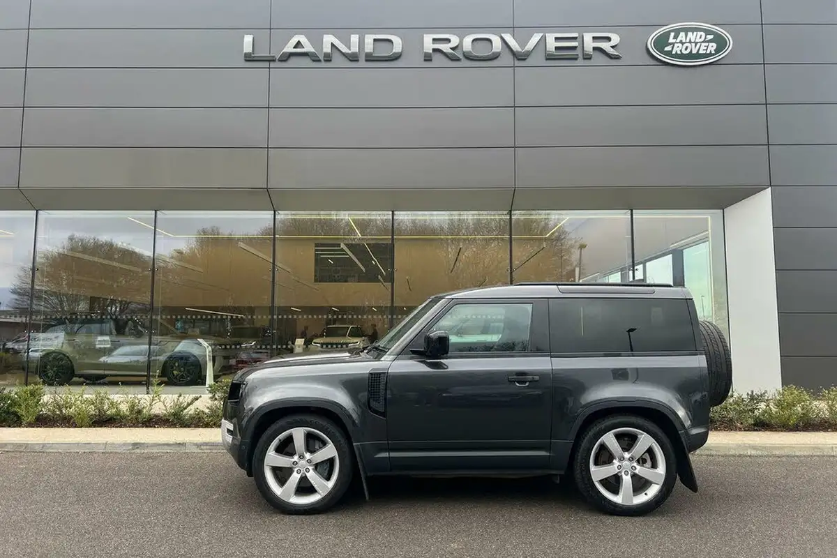 2021-land-rover-90-defender-30-d250-hse-big-6