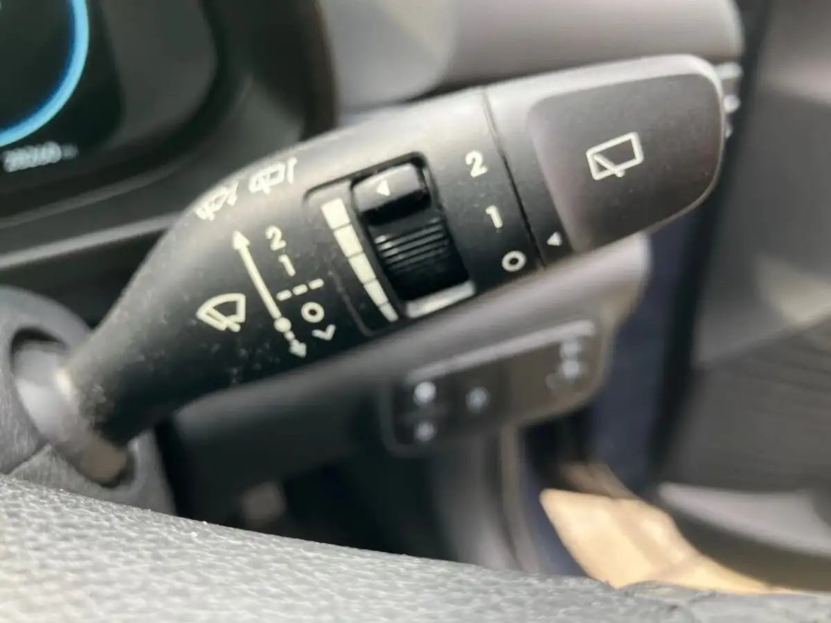 2021-hyundai-i20-10-t-gdi-se-connect-eclutch-imt-big-33