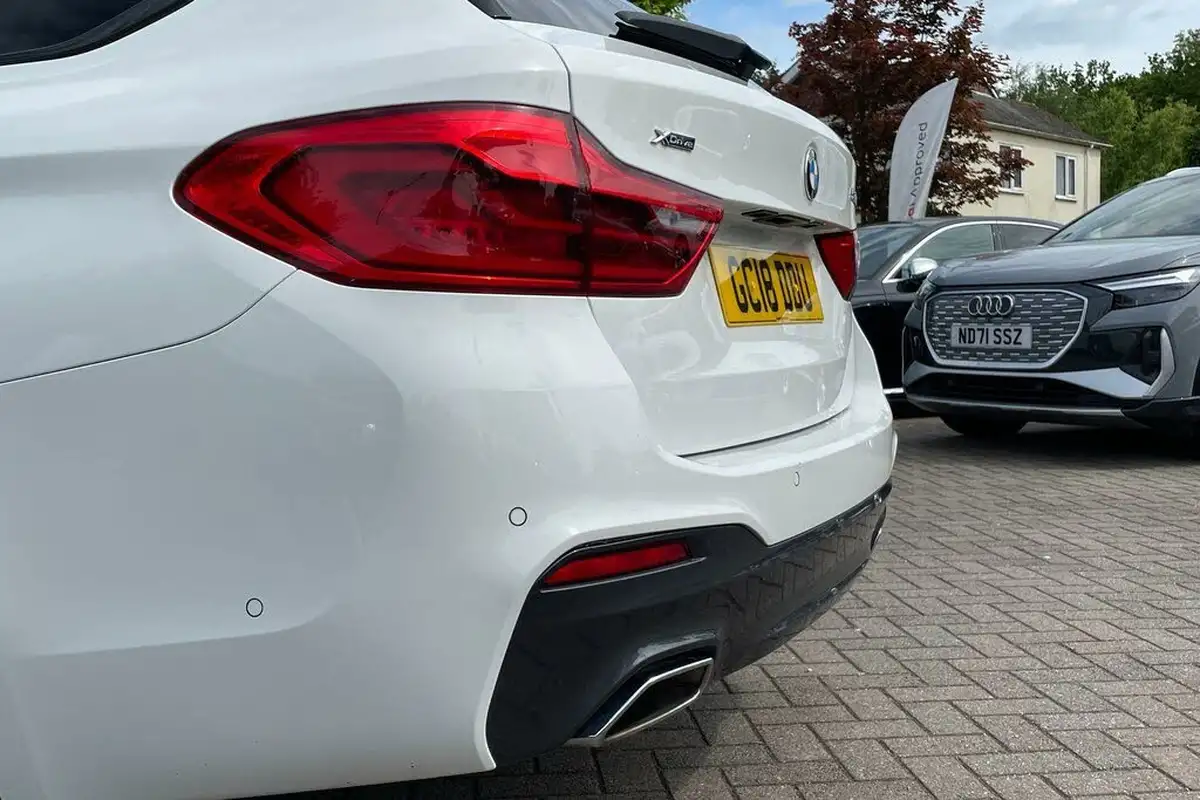 2018-bmw-5-series-30td-530d-m-sport-xdrive-touring-5d-big-43