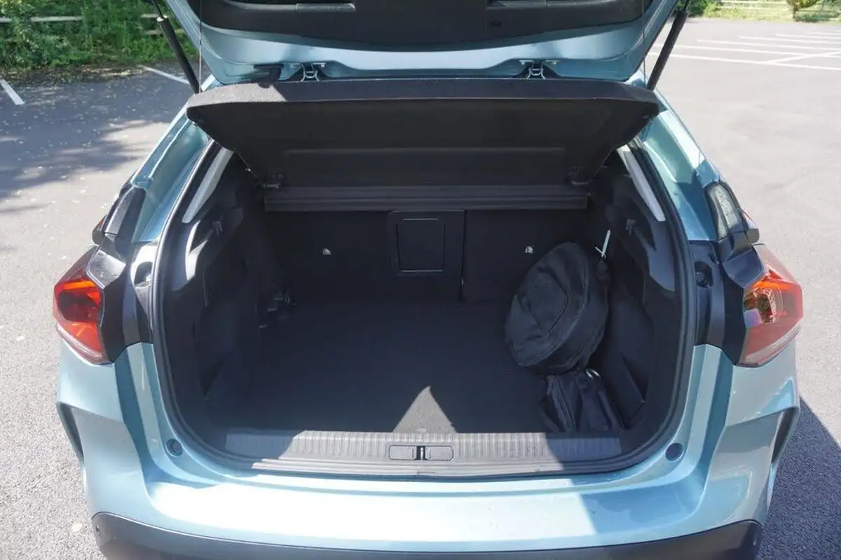 2021-citroen-c4-e-shine-plus-big-8