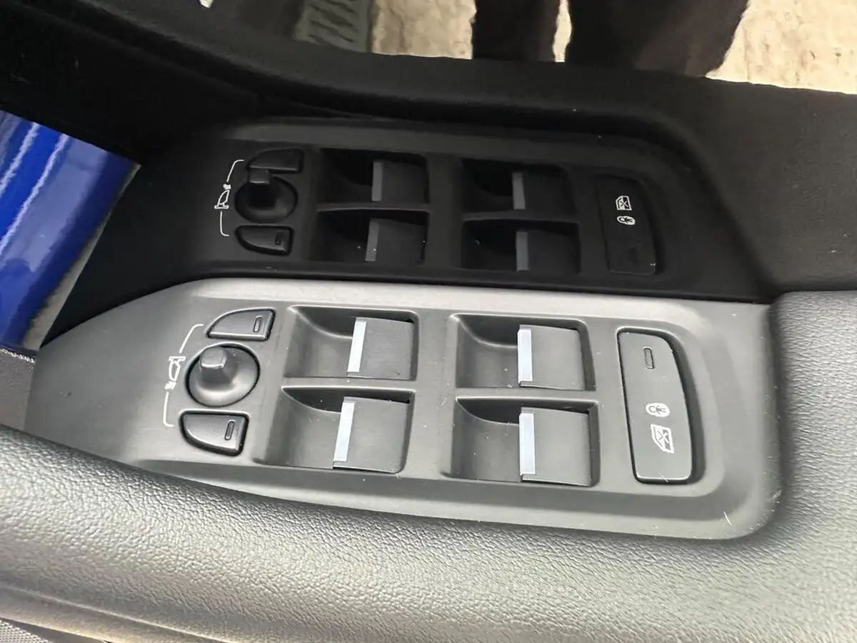 2019-jaguar-i-pace-ev400-se-big-35