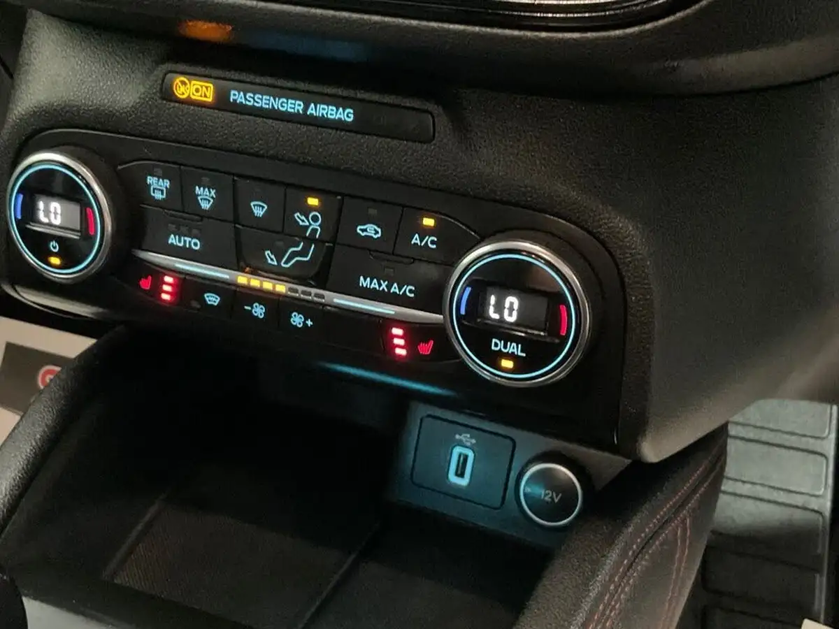 2019-ford-focus-15t-st-line-x-182ps-hatchback-big-45
