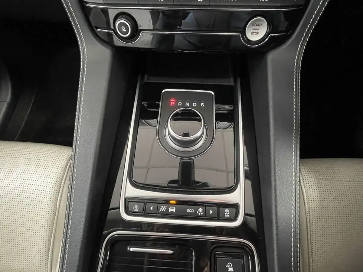 2018-jaguar-f-pace-20-i4d-r-sport-180ps-auto-big-43