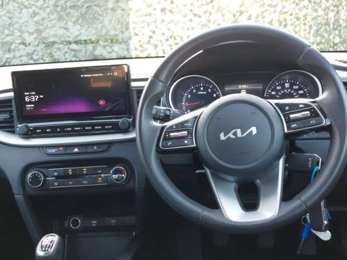 2024-kia-ceed-15-t-gdi-2-138bhp-sportswagon-big-6