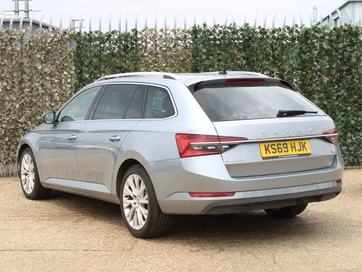 2020-skoda-superb-14-tsi-se-l-estate-big-3