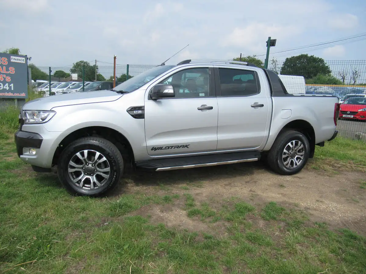 2019-ford-ranger-32td-wildtrak-32-duratorq-200pseu6dt-pickup-auto-big-2