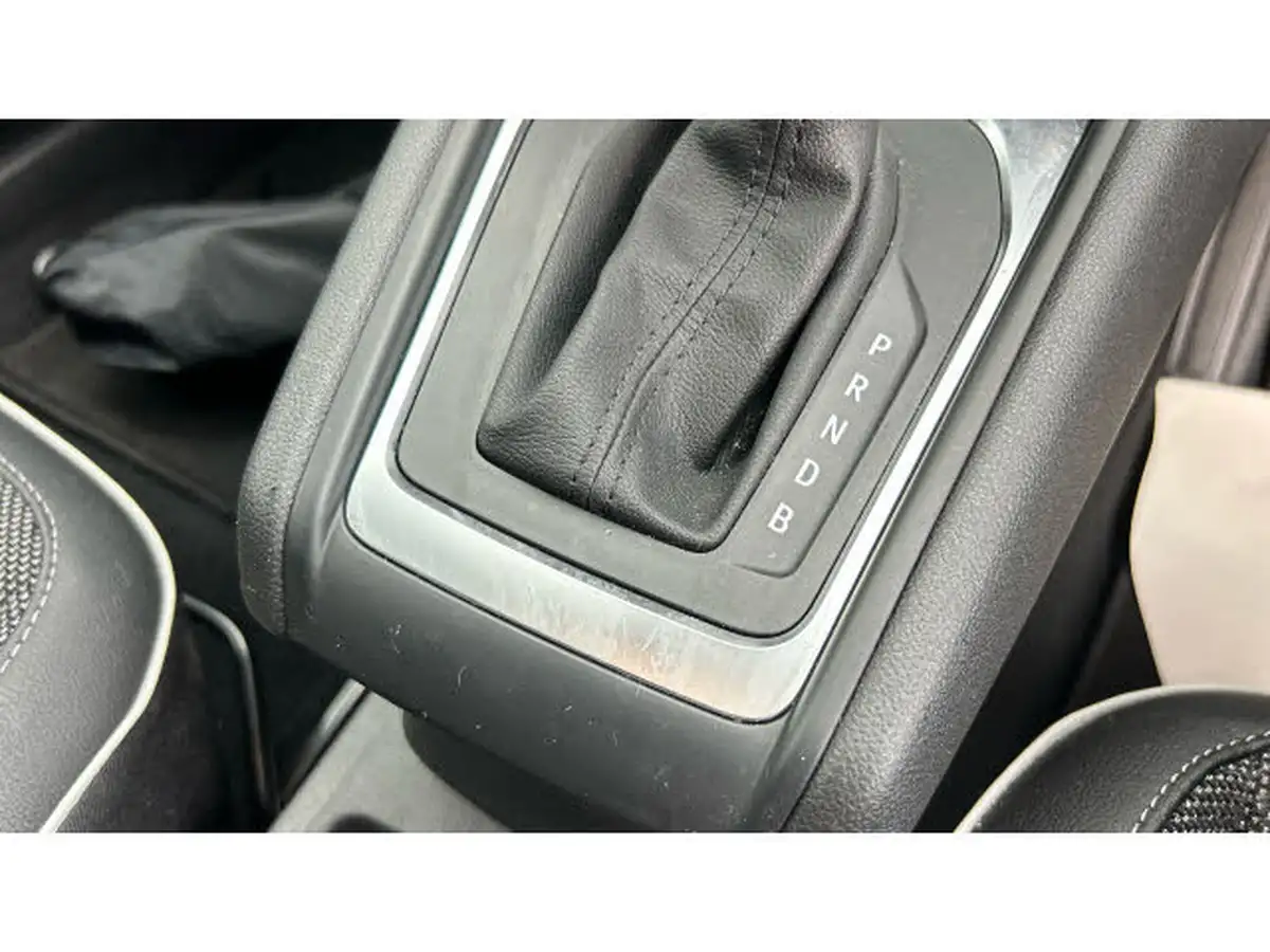2024-renault-captur-16-techno-145ps-full-big-25