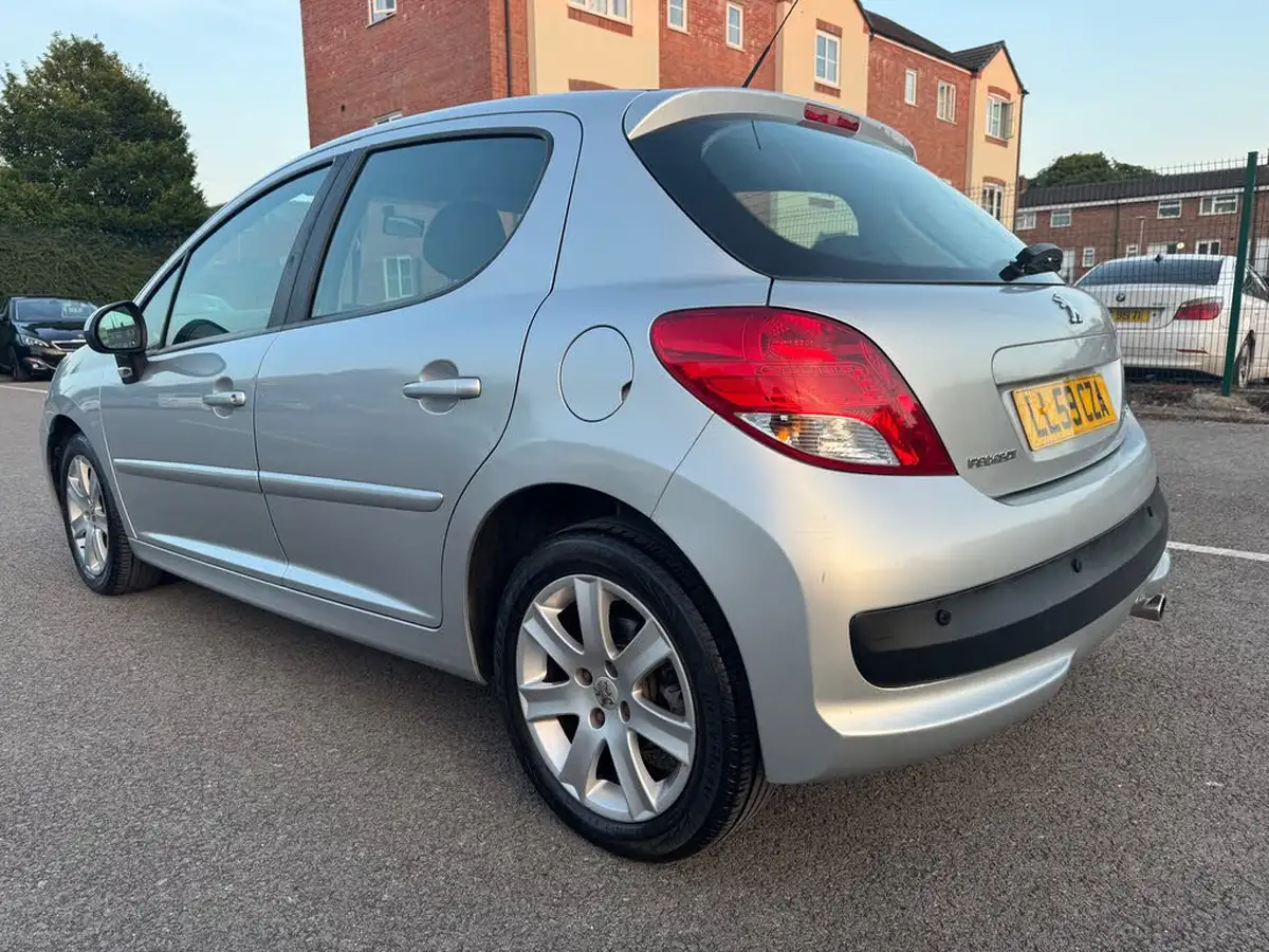 2009-peugeot-207-16-sport-5d-tiptronic-09-big-4