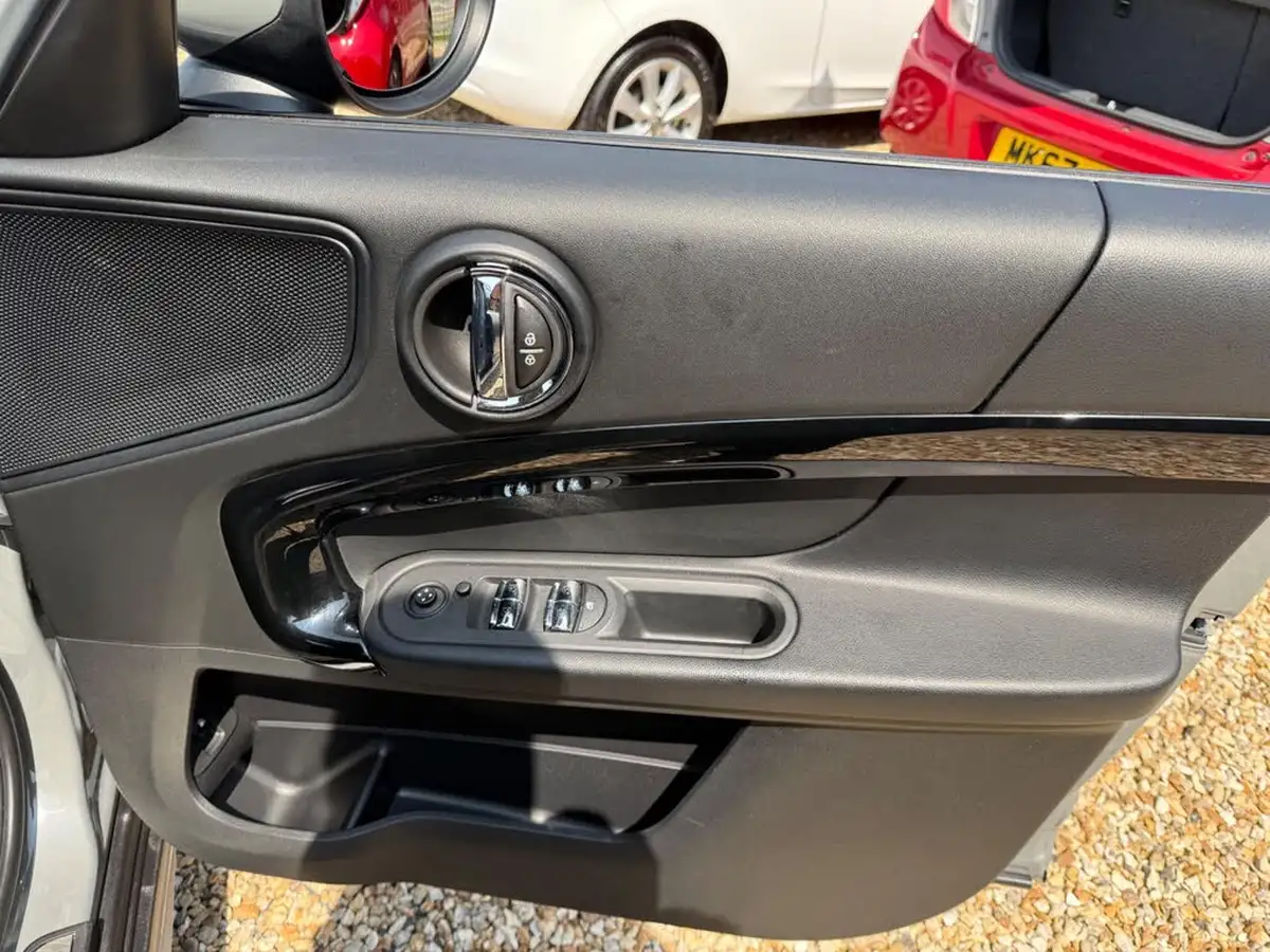 2021-mini-countryman-15-cooper-s-e-phev-classic-big-33