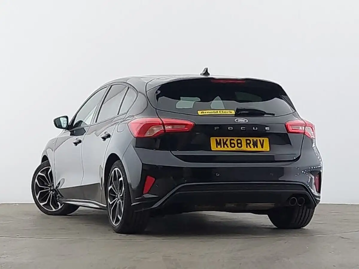 2018-ford-focus-10t-st-line-x-125ps-hatchback-big-1