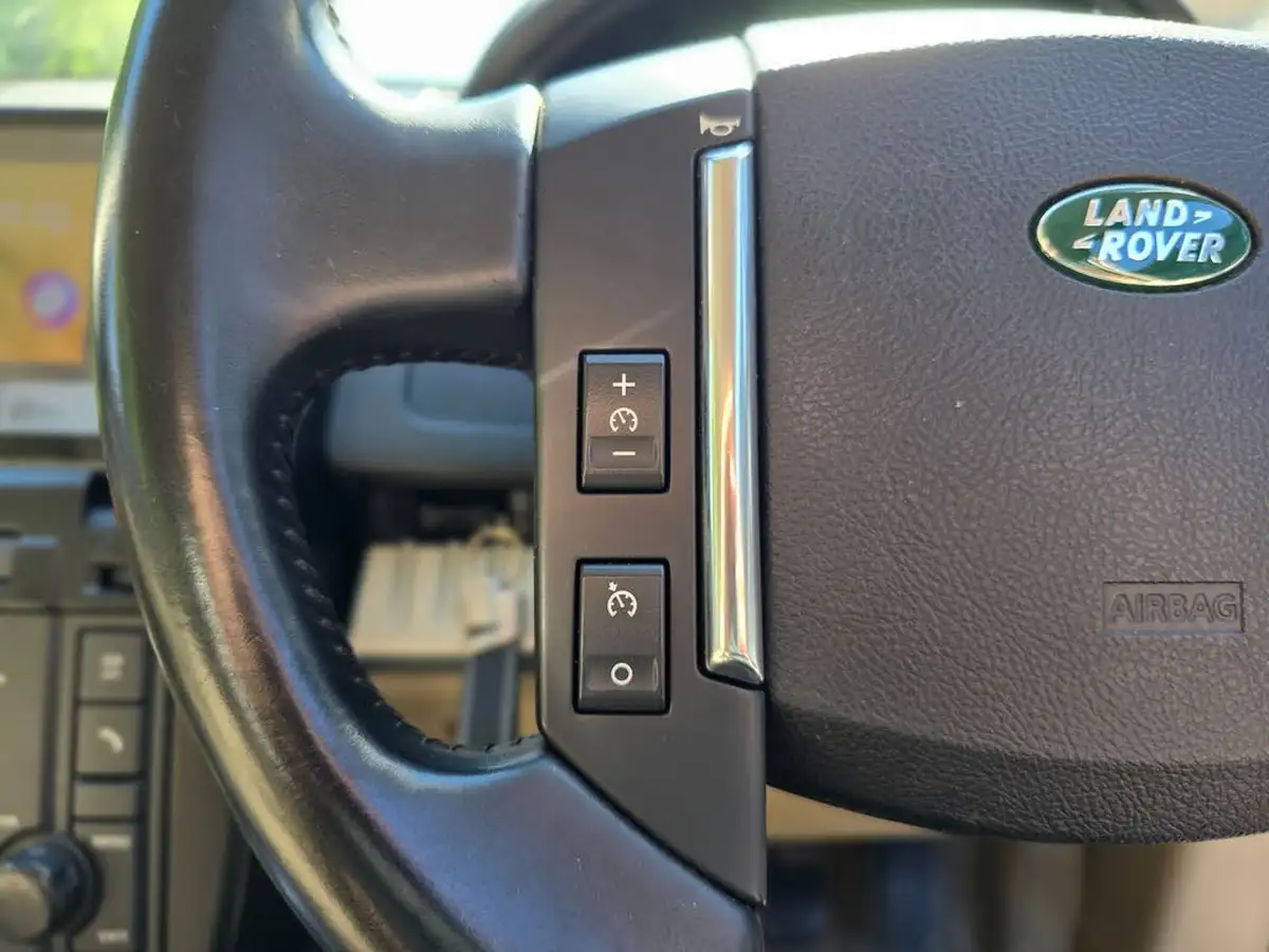 2011-land-rover-freelander-2-big-43