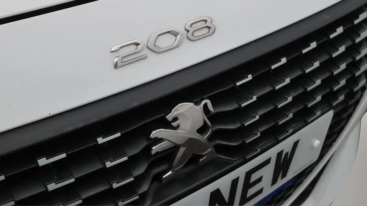 2022-peugeot-208-12-puretech-active-premium-100bhp-eat8-big-20