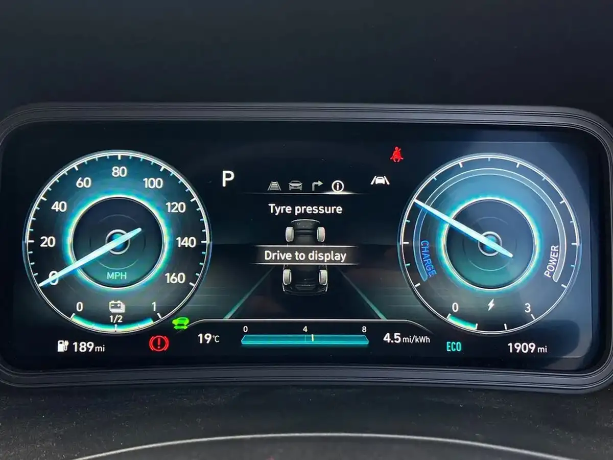 2023-hyundai-kona-e-se-connect-big-15