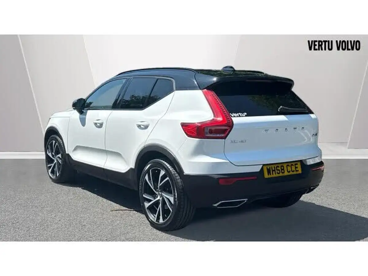 2018-volvo-xc40-20td-d4-first-edition-big-1