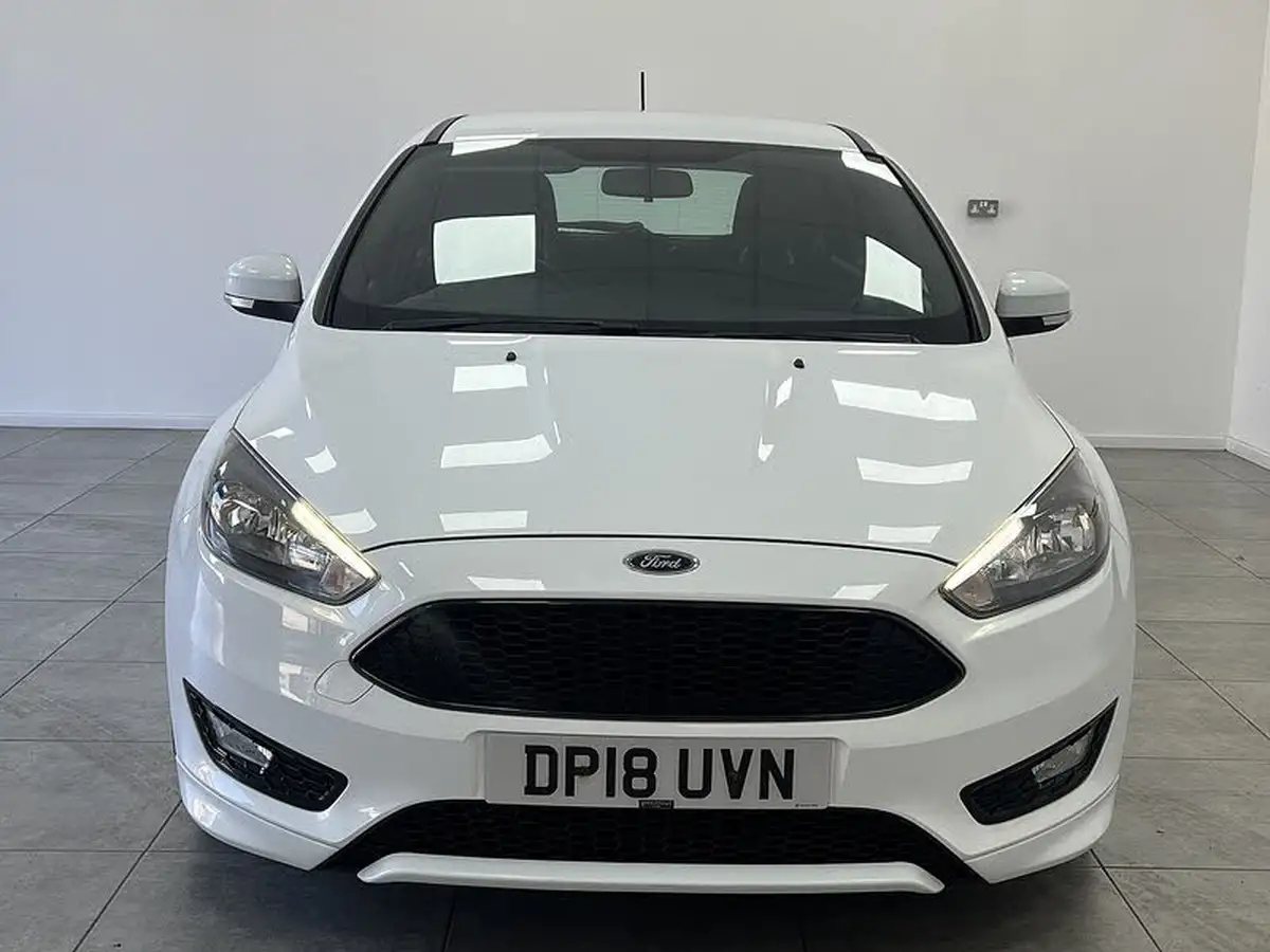 2018-ford-focus-15-st-line-hatchback-big-6