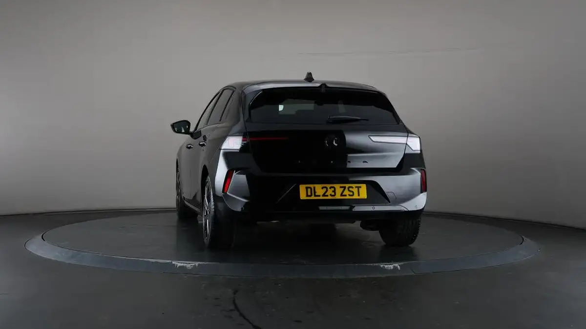 2023-vauxhall-astra-12-turbo-gs-hatchback-big-46